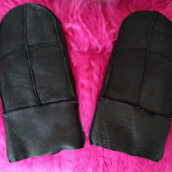 New Shearling (like) mittens - NWOT - Picture 3 of 4